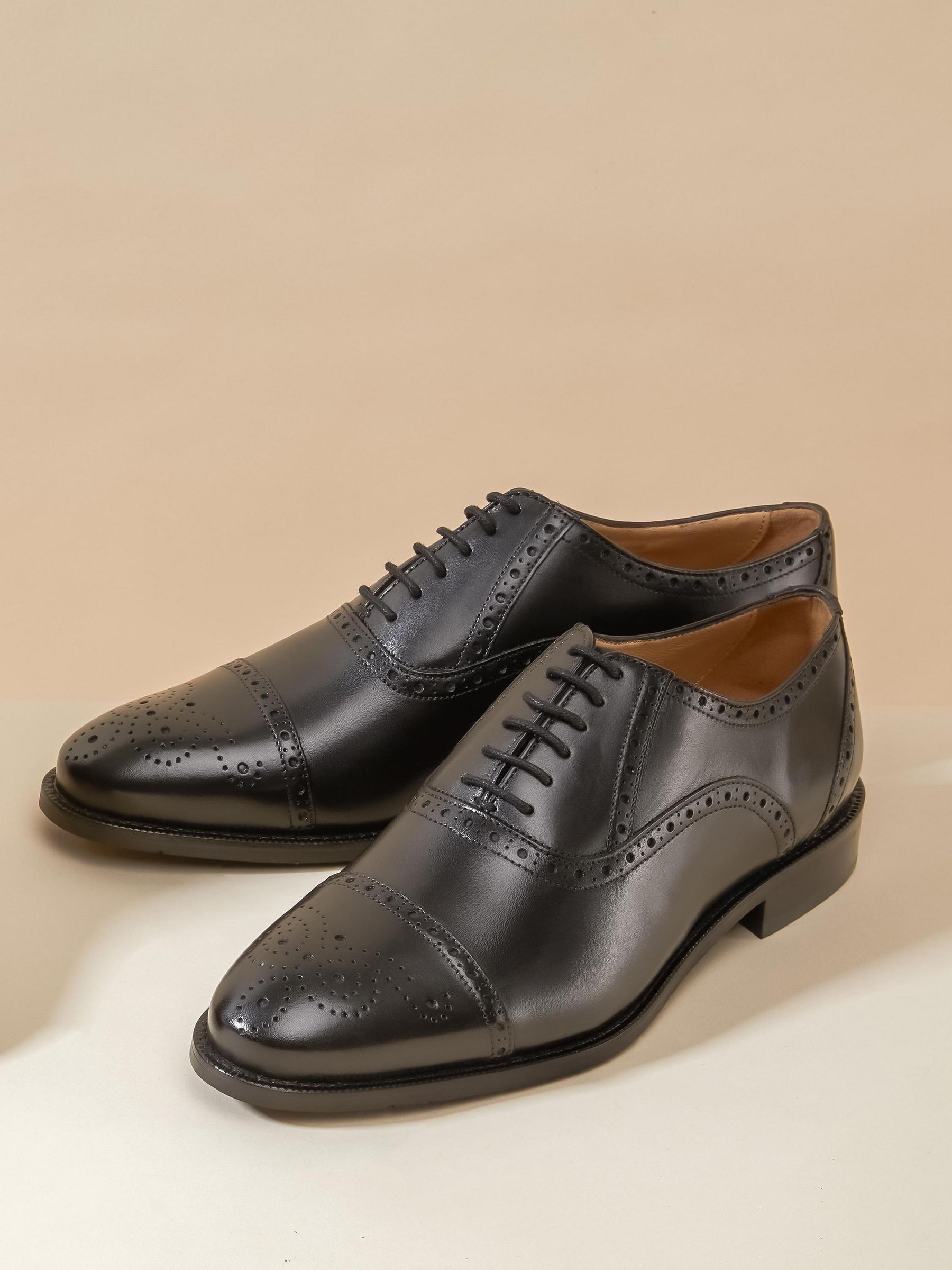 LUC469 Black Leather Batcombe Tie Shoes